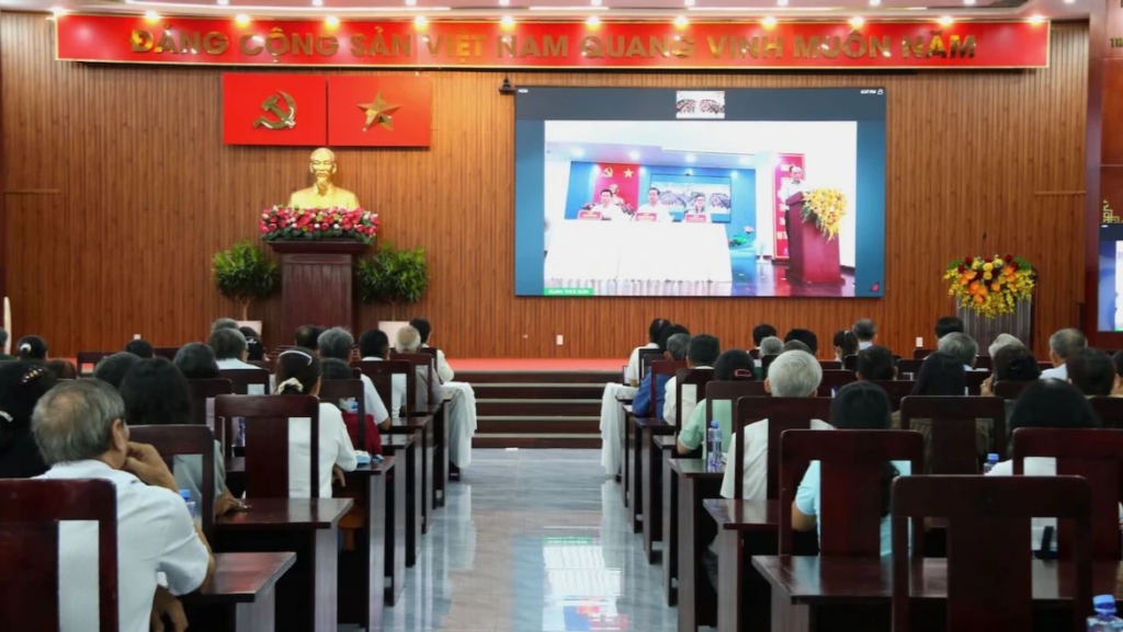 image Buổi tiếp xúc cử tri được phát trực tuyến tại các điểm cầu (Xã Hóc Môn)