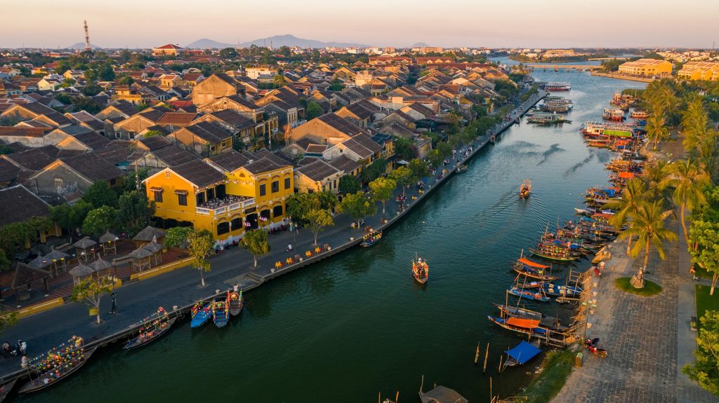 Phố cổ Hội An – điểm đến nổi bật về trải nghiệm văn hóa và bản sắc địa phương.
